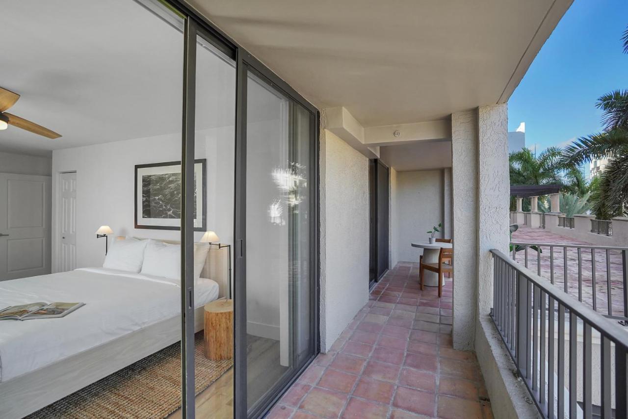 Dharma Coral Gables At Gables Grand Plaza Apartment