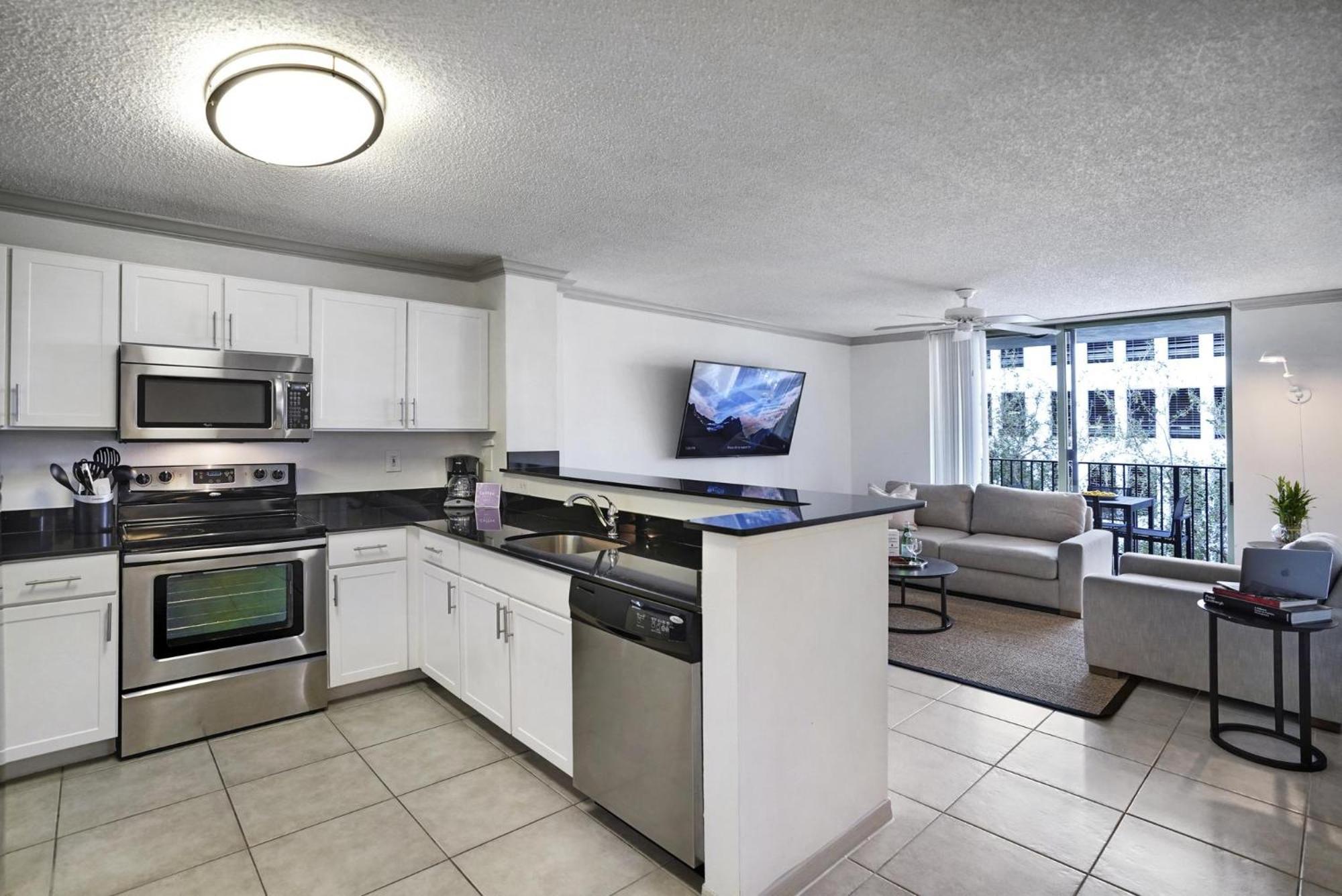Dharma Coral Gables At Gables Grand Plaza Apartment *