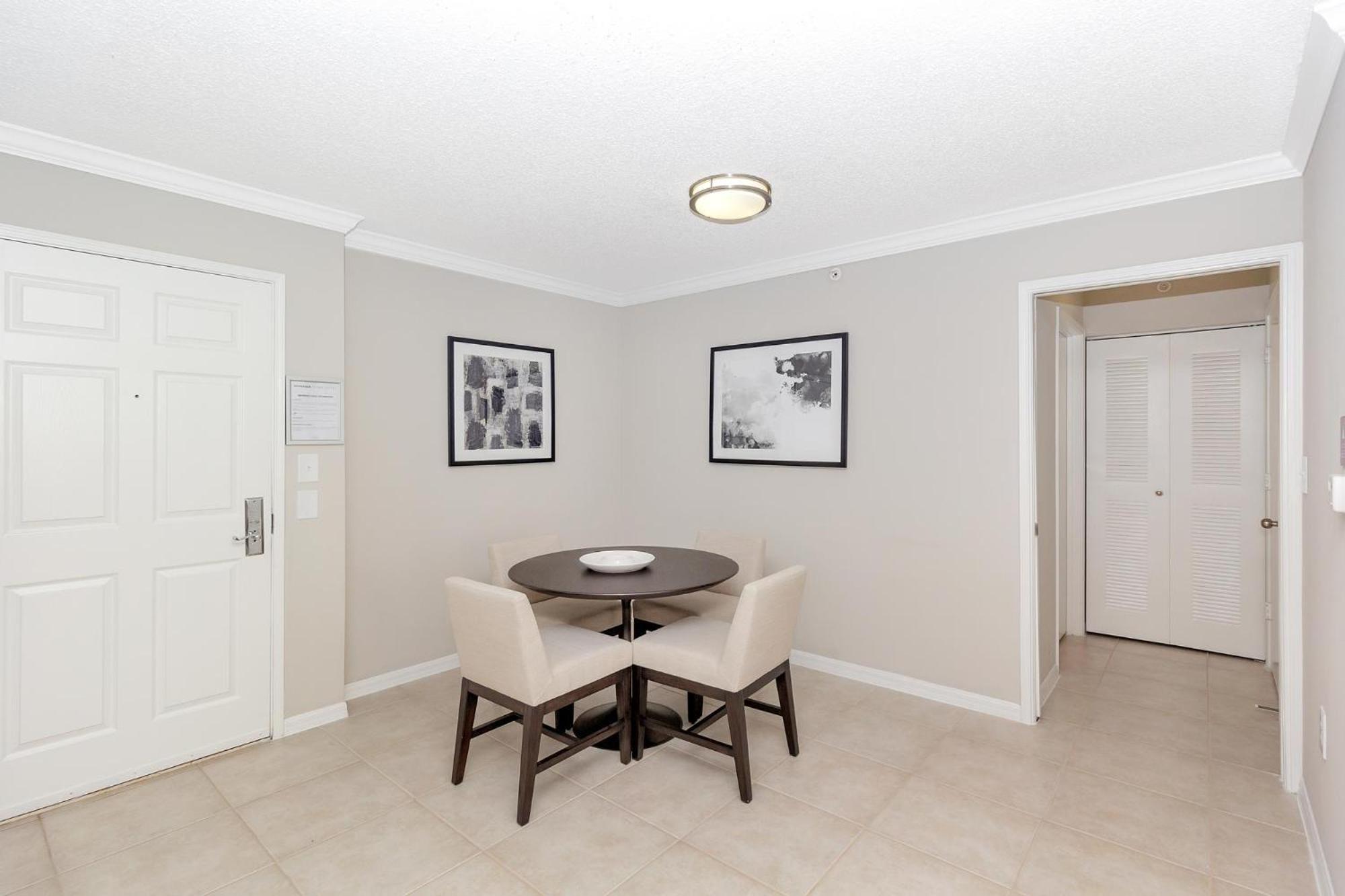 Apartment Dharma Coral Gables At Gables Grand Plaza *
